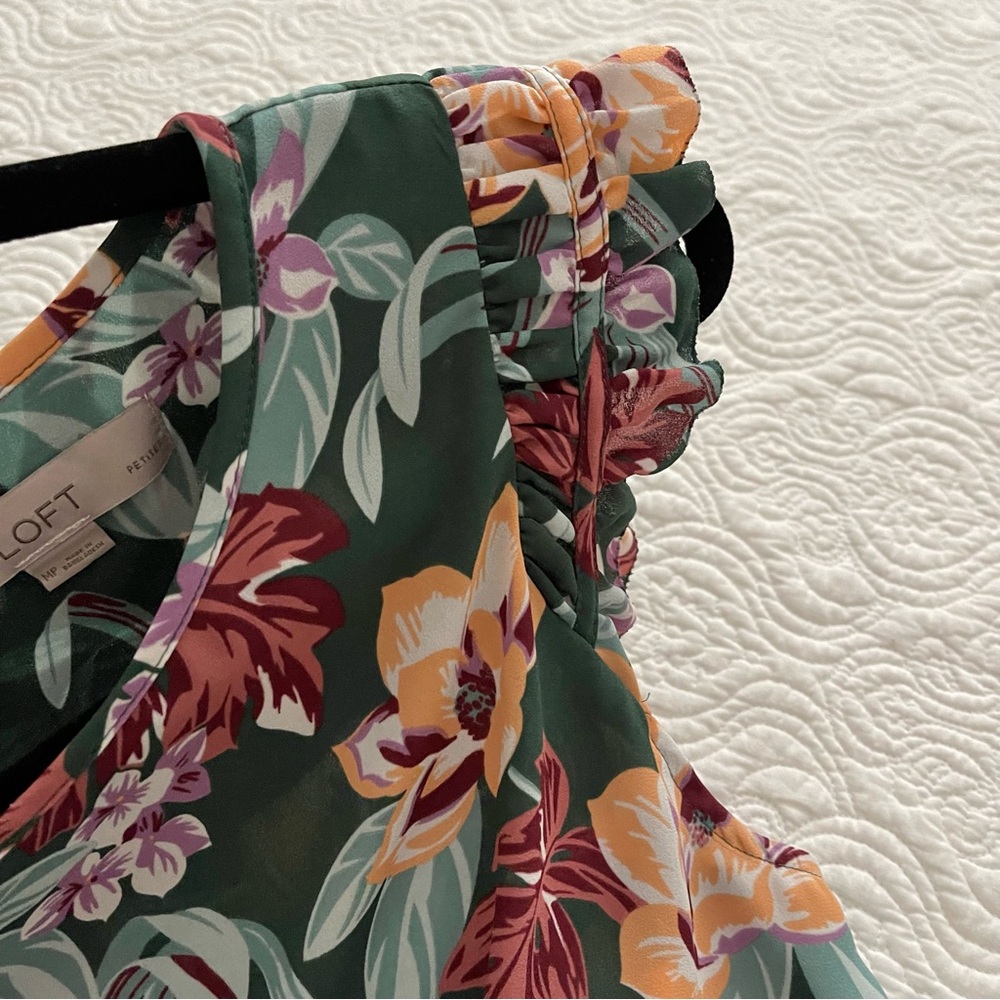 LOFT Top Floral Cap Sleeve Size Petite Medium - Picture 8 of 15